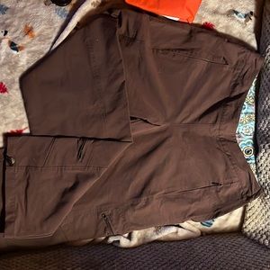 Title Nine pants size 6, 5% spandex  100% polyester.  Made in the USA